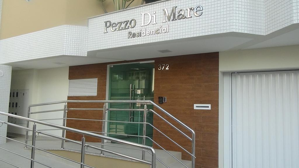 Edificio Piezzo De Mare Leilighet Meia Praia Eksteriør bilde